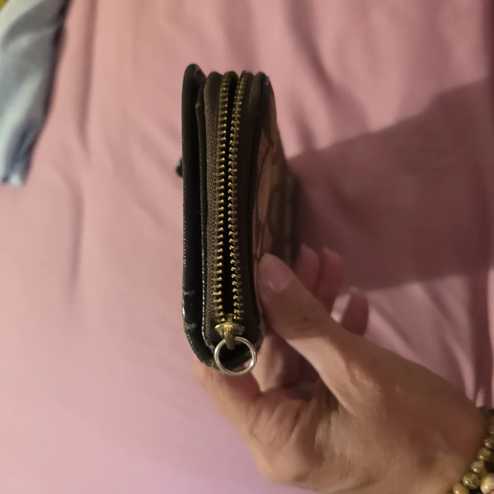 Coach Wallet - Picture 10 of 10